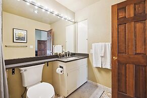 Miners Peak Residence 3 Bedroom Home by RedAwning