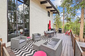 Miners Peak Residence 3 Bedroom Home by RedAwning