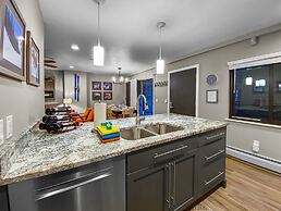 Edelweiss Mountain Dream! 2 Bedroom Condo by RedAwning