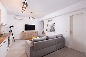 Hosting Moments Semi Basement Apartment