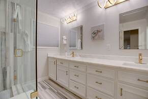 Poolside Oasis Near Medical Center & NRG Stadium!