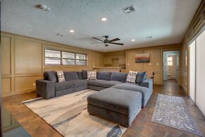 Poolside Oasis Near Medical Center & NRG Stadium!