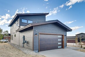 In Granby Ranch Ski Resort: Sleek Home w/ Hot Tub!