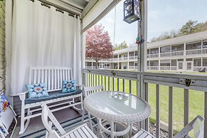 Quaint Condo in Wells: 2 Mi to Drakes Island Beach