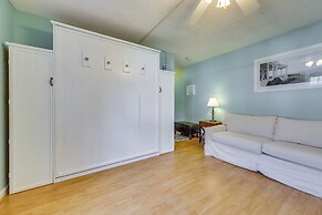 Quaint Condo in Wells: 2 Mi to Drakes Island Beach