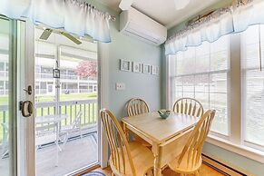 Quaint Condo in Wells: 2 Mi to Drakes Island Beach