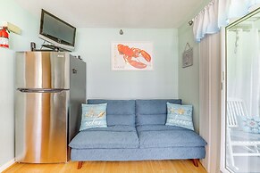 Quaint Condo in Wells: 2 Mi to Drakes Island Beach