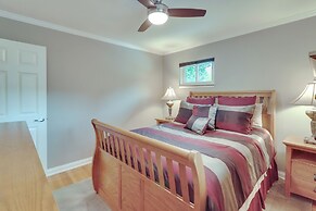 Royal Oak Home: 13 Mi to Downtown Detroit