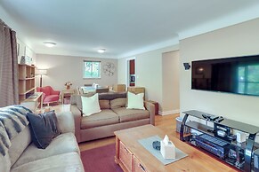 Royal Oak Home: 13 Mi to Downtown Detroit