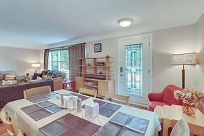 Royal Oak Home: 13 Mi to Downtown Detroit