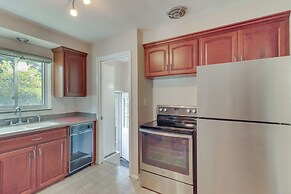 Royal Oak Home: 13 Mi to Downtown Detroit