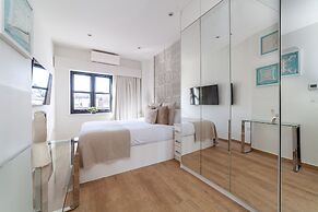 The Ravenscourt Park Collection