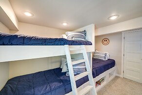 Coastal PNW Home on Swimmable Beach w/ Hot Tub!