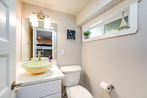 Coastal PNW Home on Swimmable Beach w/ Hot Tub!