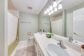 Charming Racine Home - Walk to Lake Michigan!