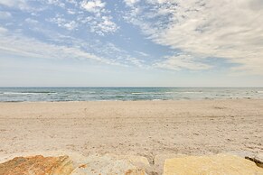 Charming Racine Home - Walk to Lake Michigan!