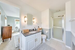 Charming Racine Home - Walk to Lake Michigan!