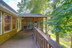 Riverfront West Virginia Cabin w/ Screened-in Deck