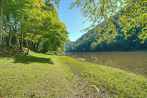 Riverfront West Virginia Cabin w/ Screened-in Deck