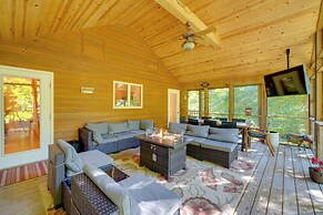 Riverfront West Virginia Cabin w/ Screened-in Deck