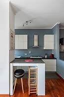 Modern Petroleum Apartment by Wonderful Italy