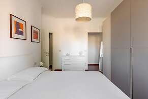 Modern Petroleum Apartment by Wonderful Italy