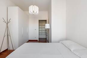 Modern Petroleum Apartment by Wonderful Italy