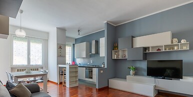 Modern Petroleum Apartment by Wonderful Italy