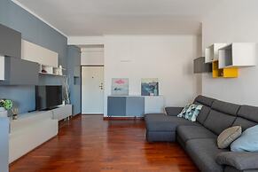 Modern Petroleum Apartment by Wonderful Italy