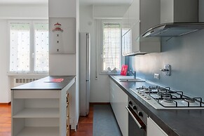 Modern Petroleum Apartment by Wonderful Italy