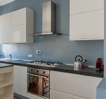 Modern Petroleum Apartment by Wonderful Italy