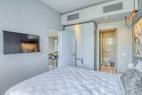 Luxury 1 Bed Apartment at The Capital on the Park