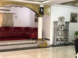 Welcome To Our Lovely 3-bed Apartment in Abidjan