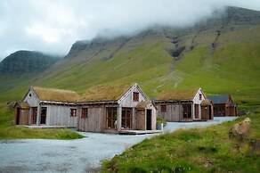 Múlafossur Cottages near Waterfall