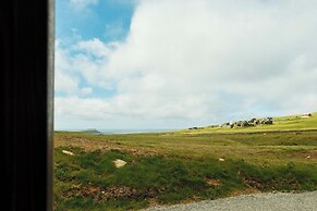 Múlafossur Cottages near Waterfall