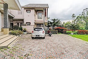 OYO 92023 Singgasana Cipelah Syariah