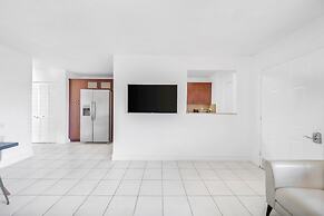 Waterfront One-Bedroom Apt