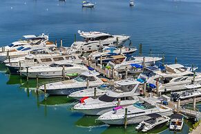 Waterfront One-Bedroom Apt