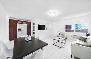 Waterfront One-Bedroom Apt