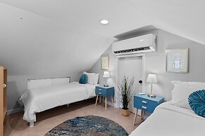 Stunning 4 Bedroom Home Near Tilles Park - JZ Vacation Rentals