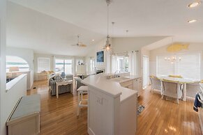 Lake-front Luxury 5bdrm on Kentucky Lake - JZ Vacation Rentals