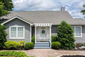 Lake-front Luxury 5bdrm on Kentucky Lake - JZ Vacation Rentals