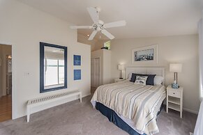 Lake-front Luxury 5bdrm on Kentucky Lake - JZ Vacation Rentals