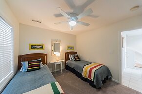 Lake-front Luxury 5bdrm on Kentucky Lake - JZ Vacation Rentals