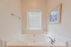 Lake-front Luxury 5bdrm on Kentucky Lake - JZ Vacation Rentals