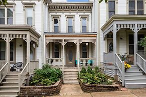 Welcoming Lafayette Square Home - JZ Vacation Rentals