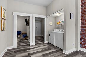 Designer Home in Shaw Right Side - JZ Vacation Rentals