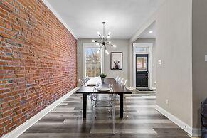 Designer Home in Shaw Right Side - JZ Vacation Rentals