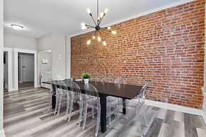 Designer Home in Shaw Right Side - JZ Vacation Rentals