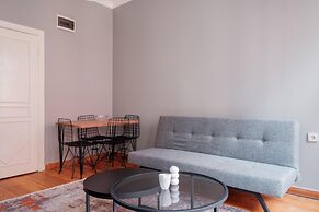 Chic Flat With Balcony 5 min to Taksim Sq